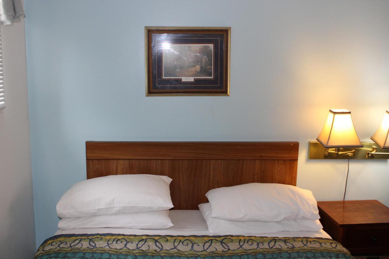 River Road Motel Wisconsin Dells Extérieur photo