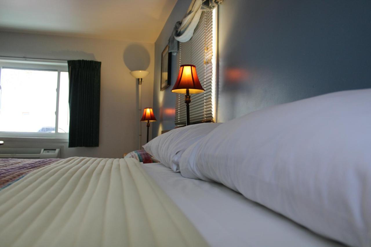 River Road Motel Wisconsin Dells Extérieur photo