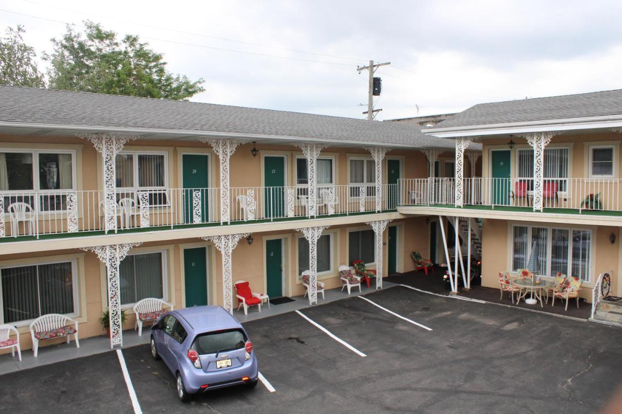 River Road Motel Wisconsin Dells Extérieur photo
