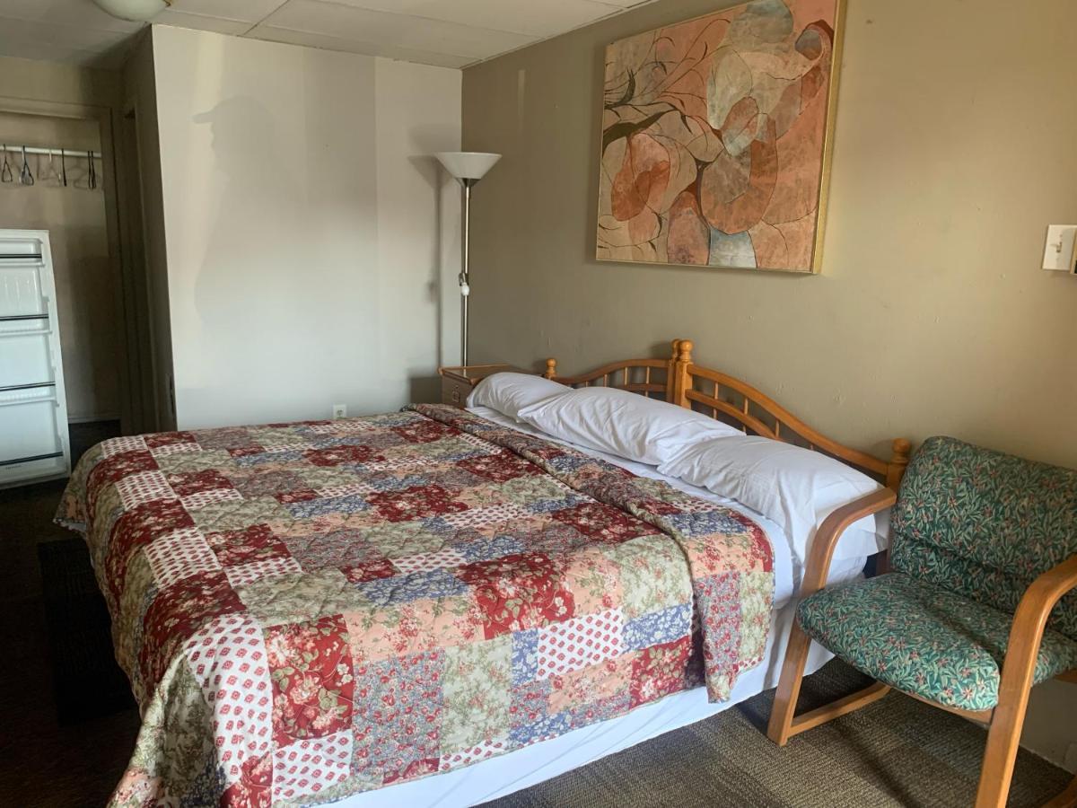 River Road Motel Wisconsin Dells Extérieur photo